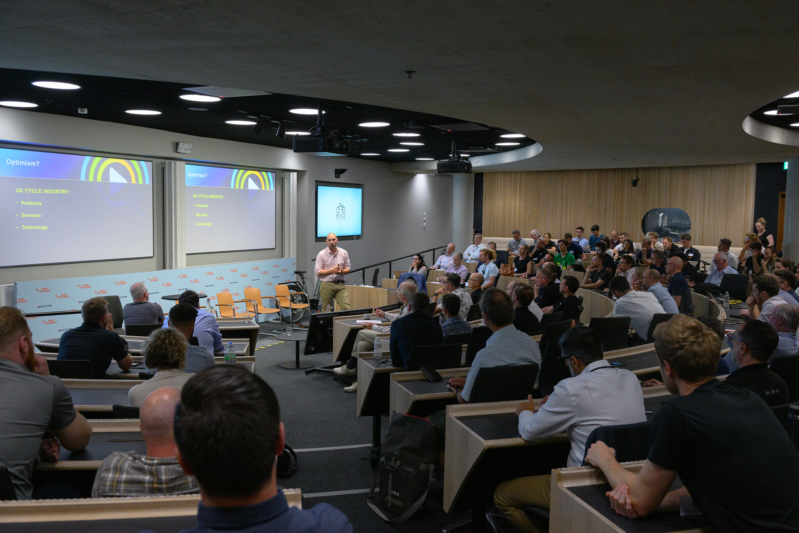 Picture of crowd at EBIKE Summit